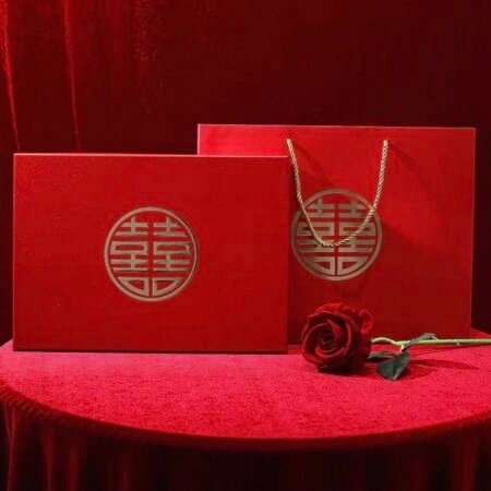 Red handmade gift box (1)